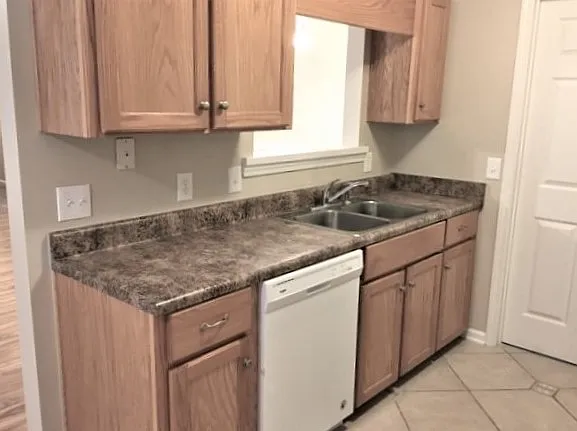 155 Brianna Cir — Photo 2