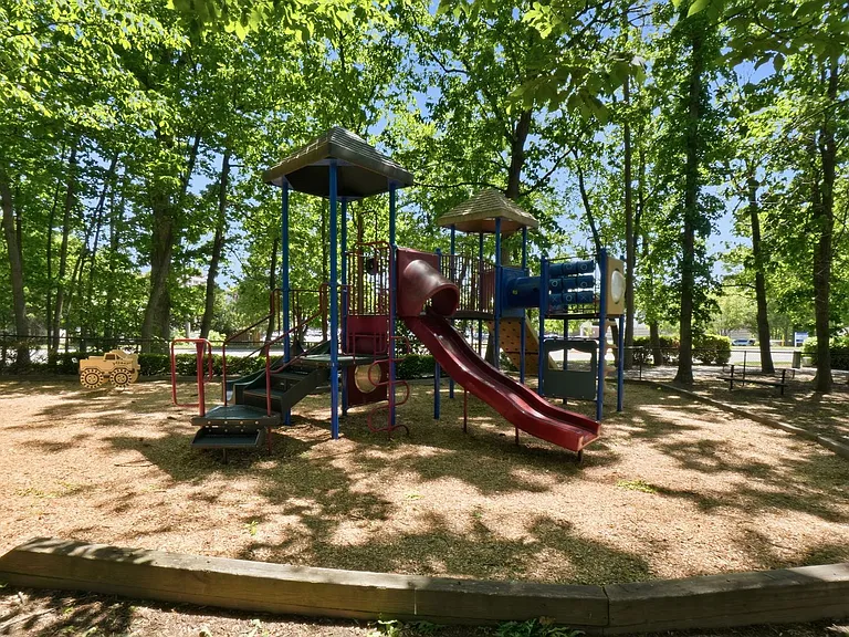 2391 Hunters Square Ct — Photo 25