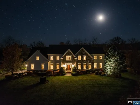 5 Morningside Ct, Flemington, NJ 08822