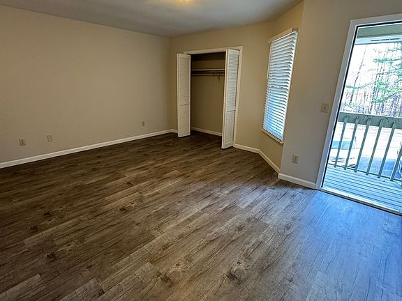 4th image of 105 Summit Dr SE
