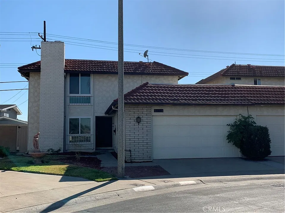 8250 Gregory Cir