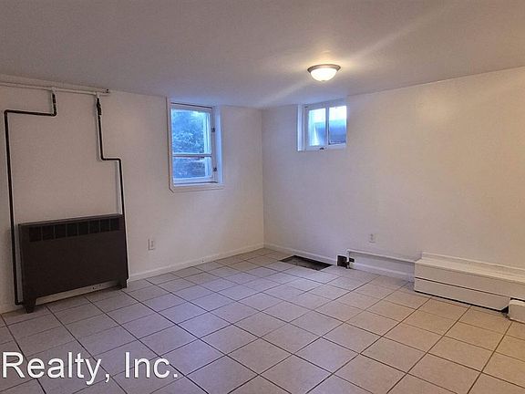 5th image of 209 Emmet St APT A