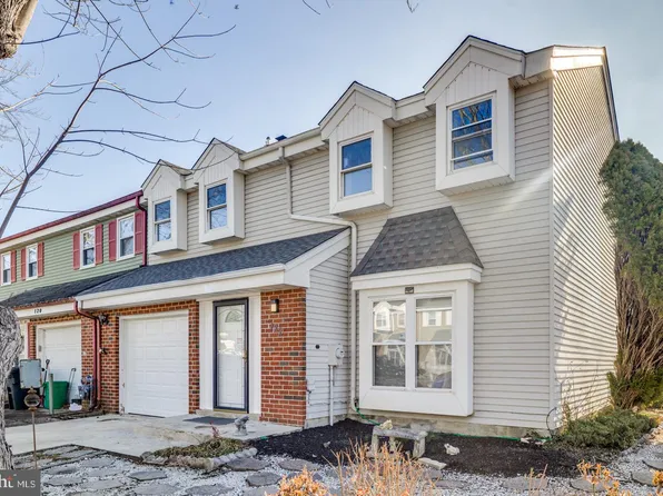 122 Malvern Ct, Mount Laurel, NJ 08054