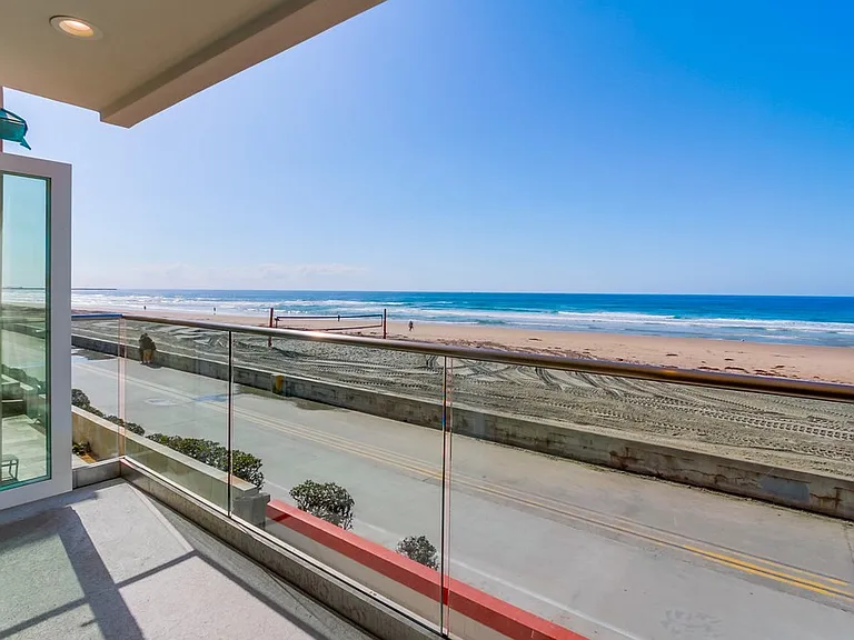 3449 Ocean Front Walk #2 — Photo 4
