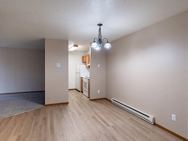 Fargo, ND Briar Pointe Apartments | 21A | Dining