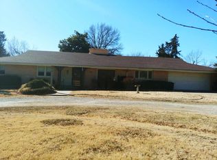 1 Eastridge Dr, Arkansas City, KS 67005