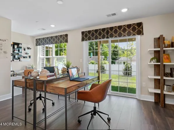 18 Bella Court, Manalapan, NJ 07726