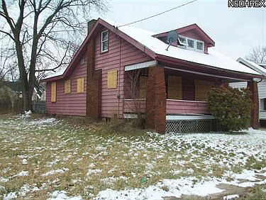 2nd image of 137 Brooklyn Ave