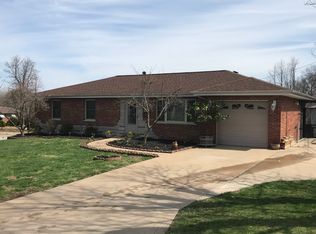 1720 Meredith Dr, Saint Louis, MO 63125