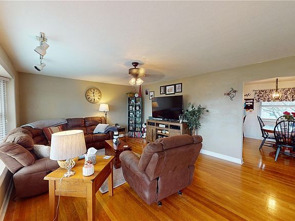 2nd image of 814 Campbell Dr