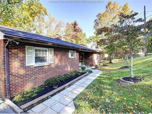 5th image of 915 Churchill Cir