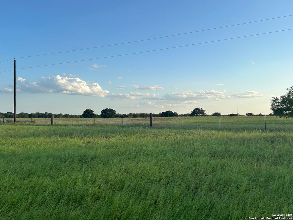 1571 ST HWY 97 E, Floresville, TX - View 6