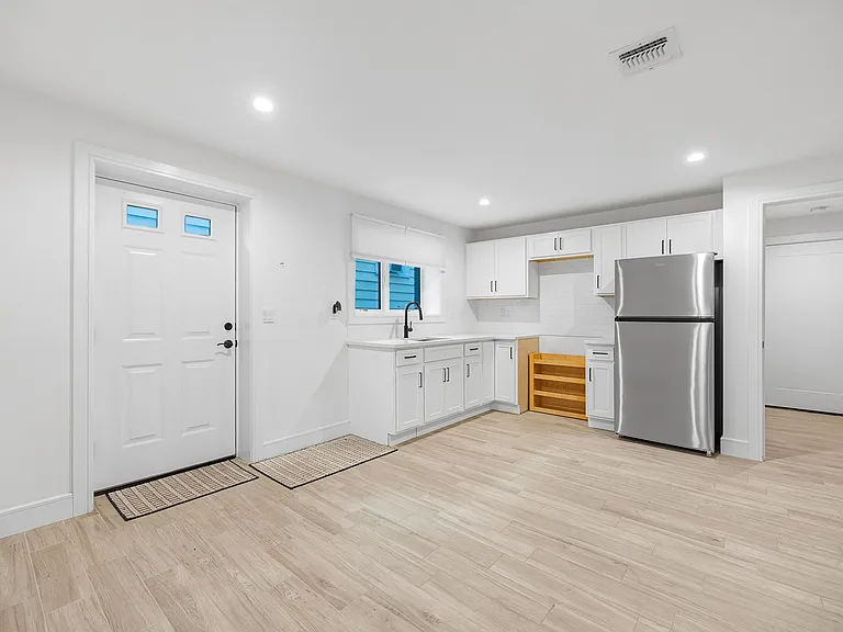 529B Lincoln St #B — Photo 25