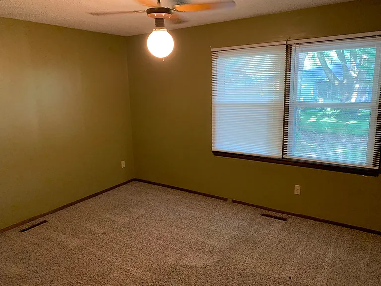 223 S Meadowview Ave — Photo 14