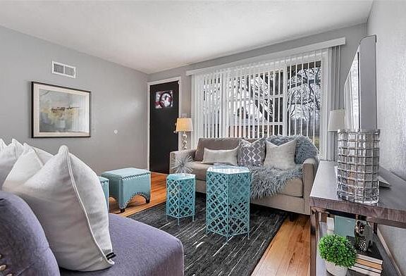 2nd image of 807 Fontaine Pl