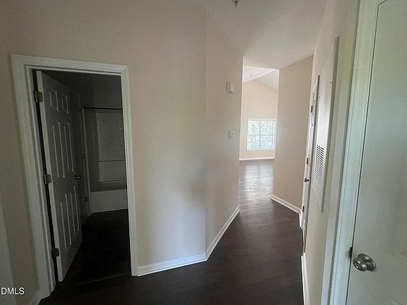 4th image of 1221 Claret Ln