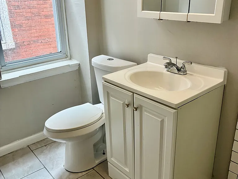 1464 N 52nd St #2F — Photo 8
