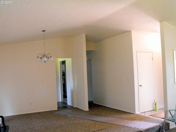 3rd image of 2502 NE 99th St