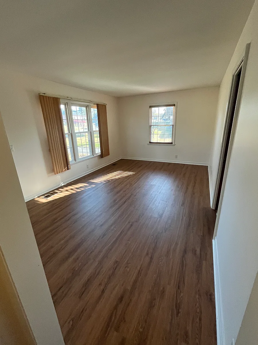 Building Photo - 344 Foxglove Dr