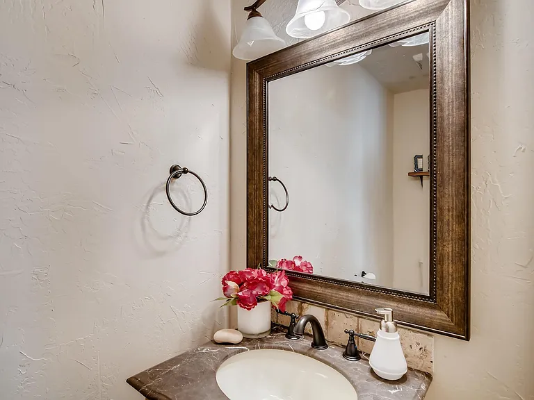 1724 Westridge Dr — Photo 9