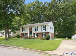 121 Huntington Rd, Colonial Heights, VA 23834