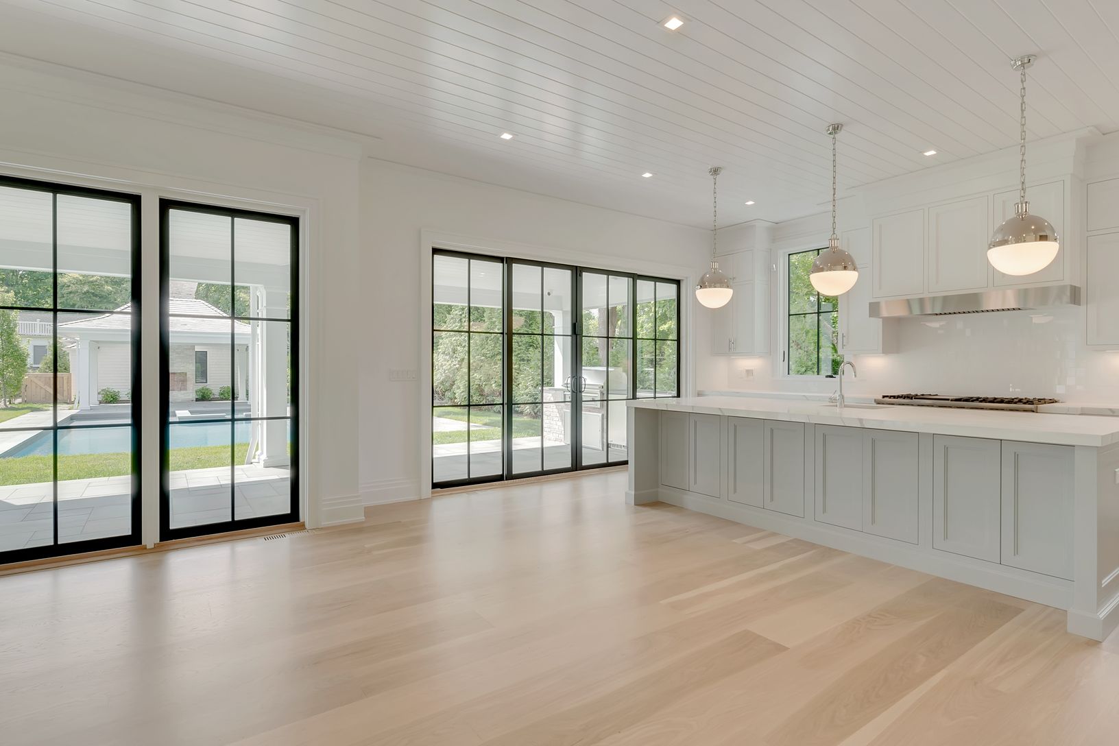 Large center island with Quartz counter top