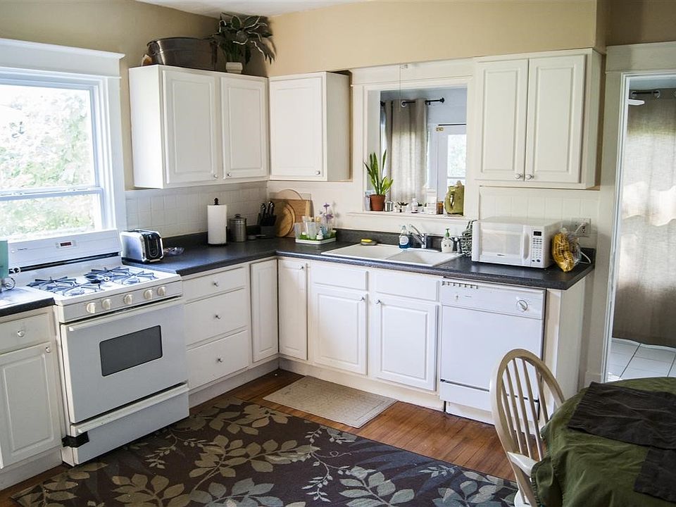 2nd image of 9012 Moritz Ave