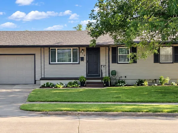 915 Lena Ave, Salina, KS 67401