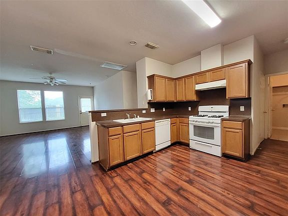 4th image of 13958 Maleewan Ln