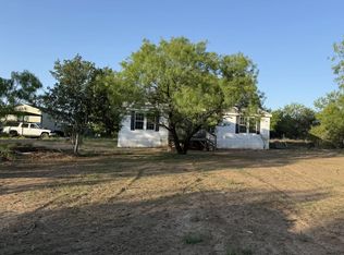 692 Wilson St, Cotulla, TX 78014