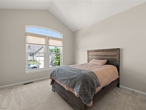 4th image of 382 Deep Creek Cir