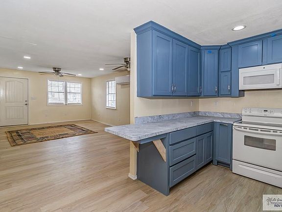 4th image of 1012 Zaragosa St