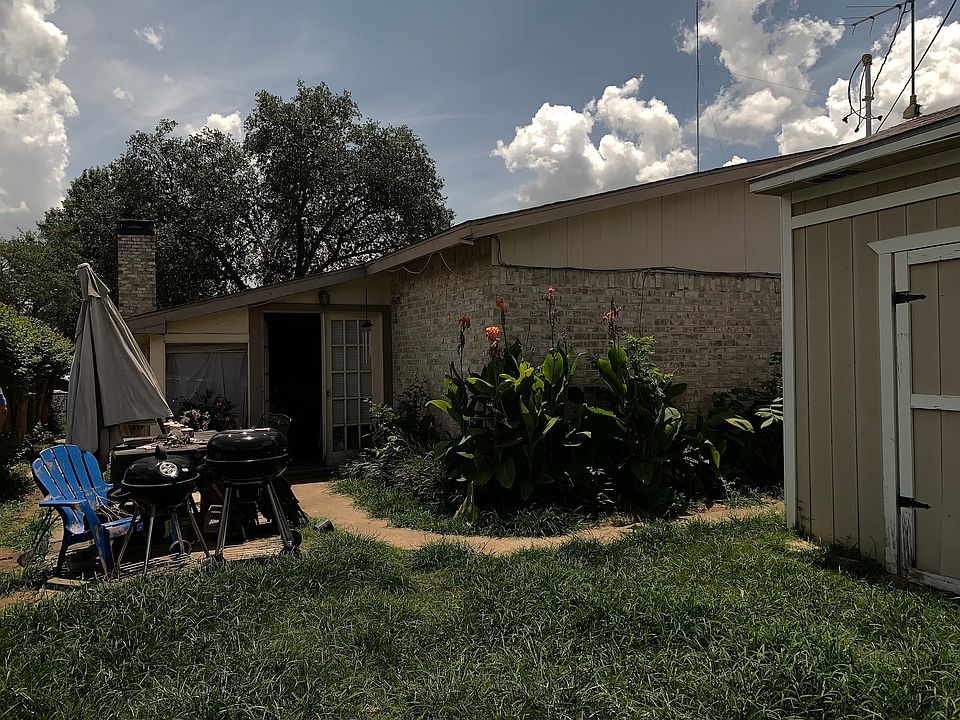 2nd image of 734 Echo Dr