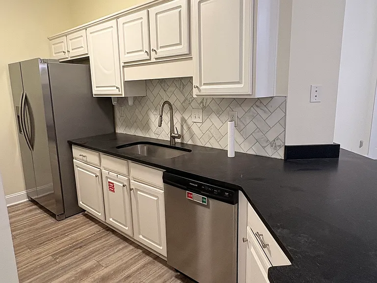 111 Fountain Pointe Ln #302 — Photo 6