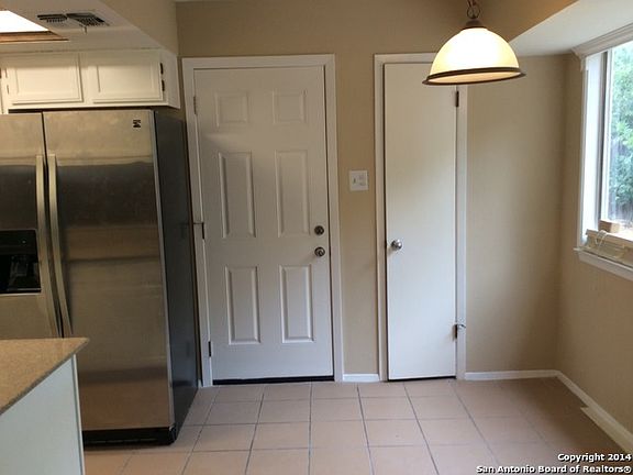 5th image of 2919 Woodline Dr