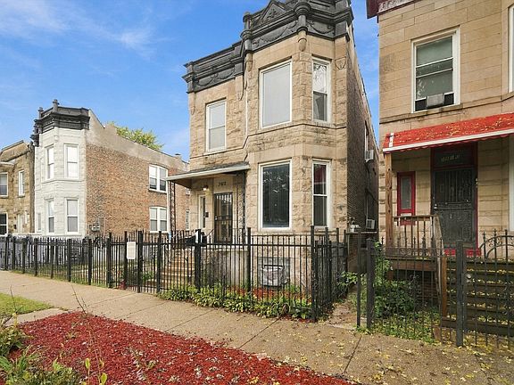 3rd image of 3912 W Fillmore St
