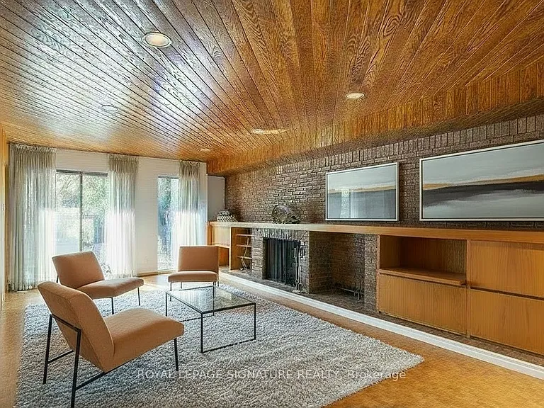 18 Old English Ln — Photo 5