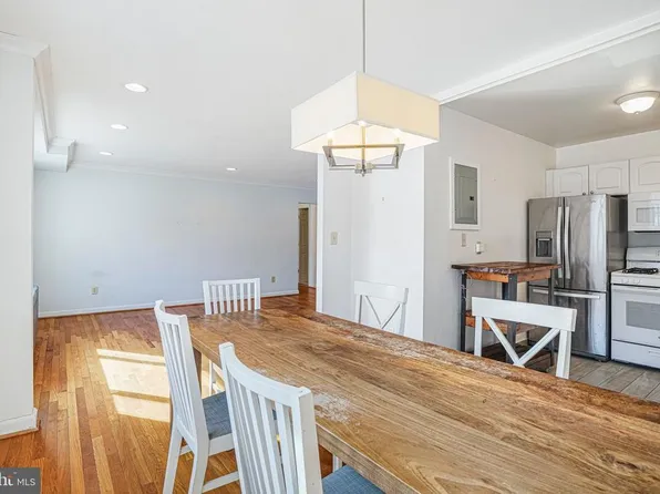 95 E Wayne Ave APT 209, Silver Spring, MD 20901