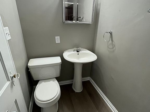 3rd image of 836 Columbia Ave #1A