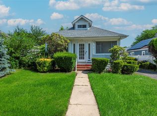 2 Florence St, Baldwin, NY 11510