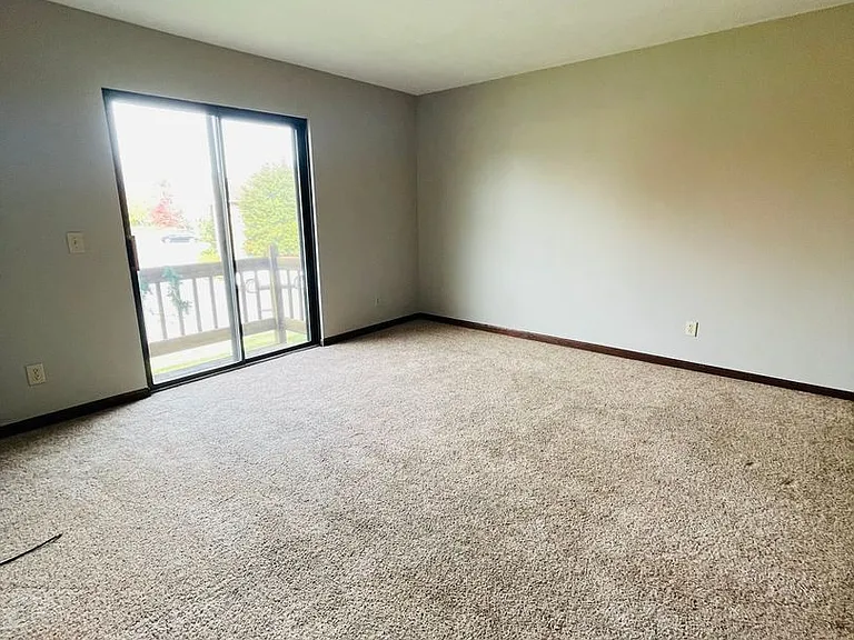 1625 Buttonwood Ct #F — Photo 7