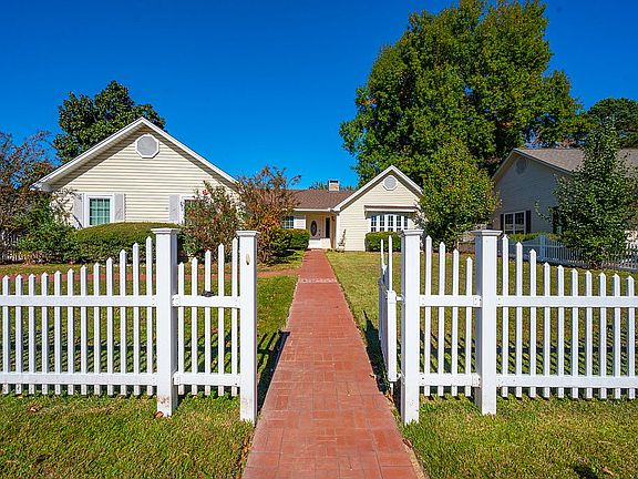 4th image of 3106 Brittney Ln