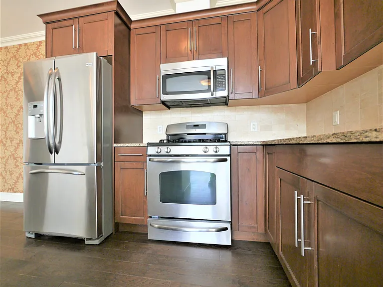 255 Laird Ave #15 — Photo 21