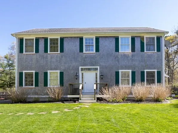 18 Jesses Way, Tisbury, MA 02568