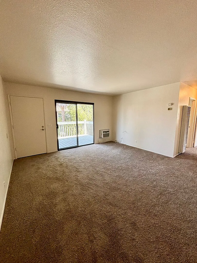 Lovely two bedroom apartment — Photo 4