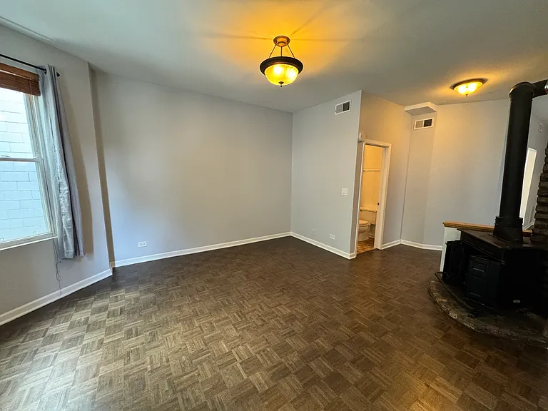 2430 N Southport Ave #2F — Photo 5