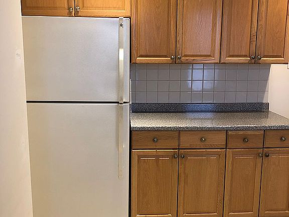 3rd image of 115 Jefferson Ave