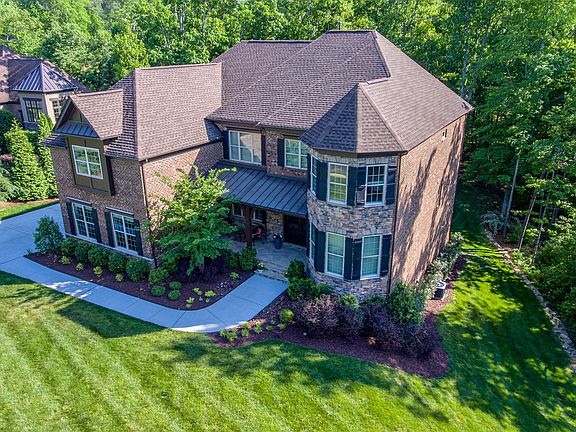2nd image of 1042 Bromley Dr