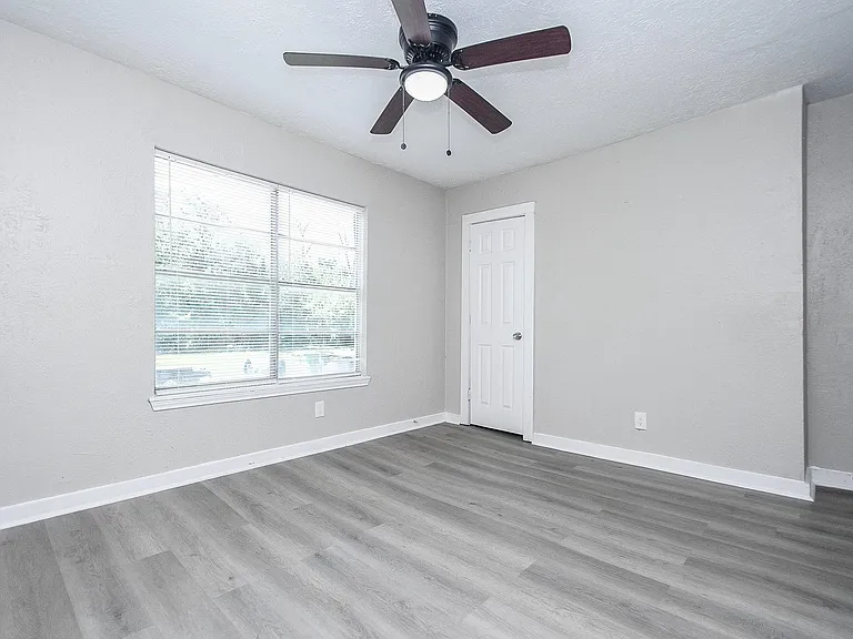 6024 Collingsworth St #2 — Photo 16