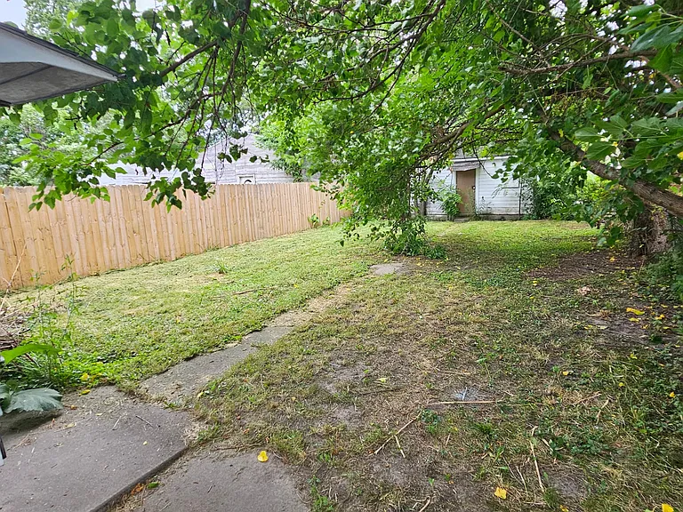 257 Wasaon St — Photo 2